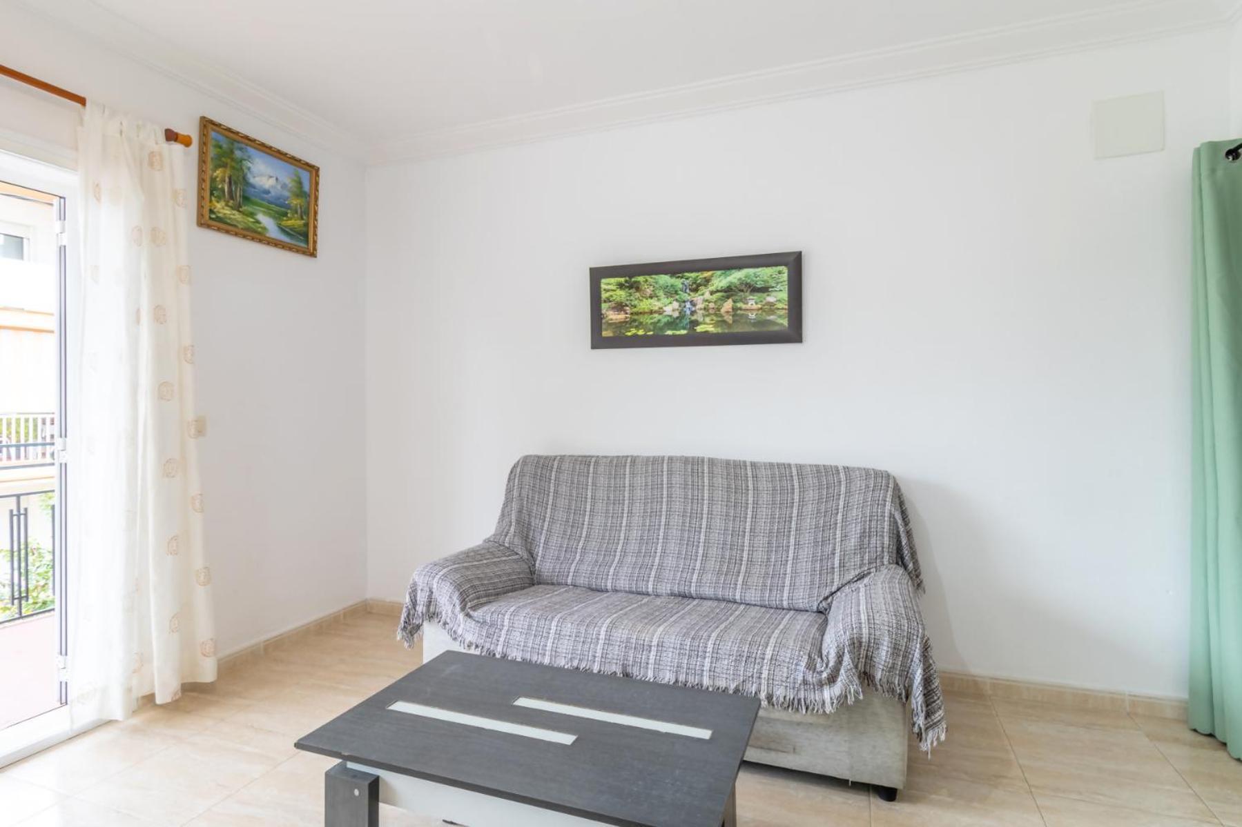 Apartamento La Farella La Coma 60 Bien Ubicado Con Balcón